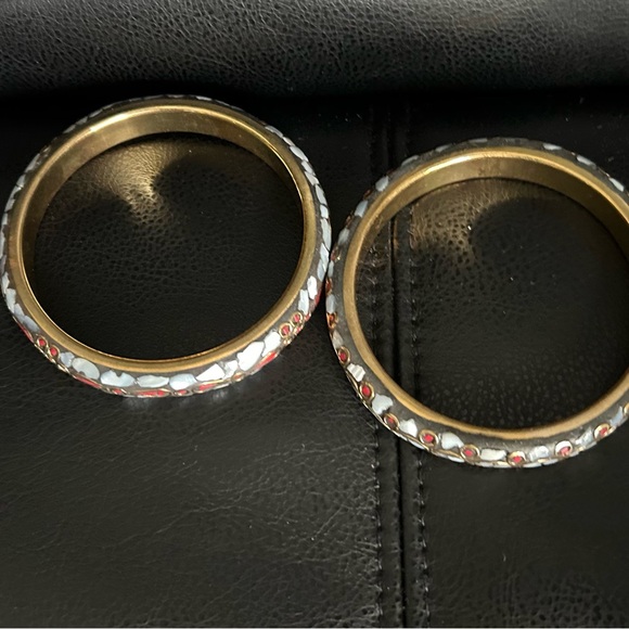 Pair of Beaded Bangle Cuff Bracelets in gold tone with White and Red Beads - Picture 9 of 12